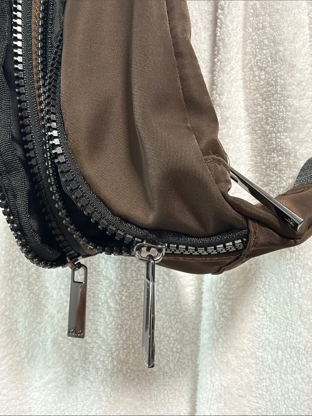 ALO Yoga Brown Waist Belt Bag with Double Zip Pockets